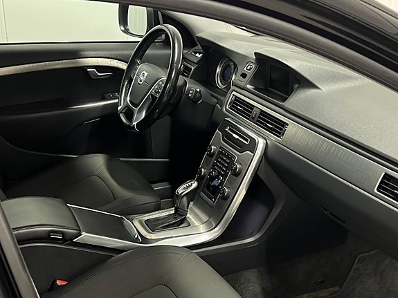 Volvo XC70 16 of 19