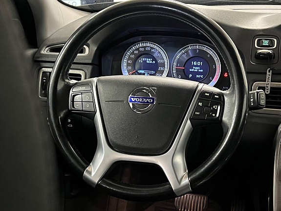 Volvo XC70 15 of 19