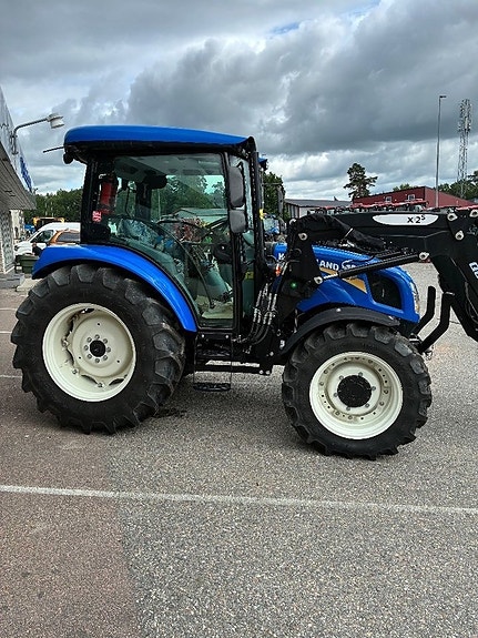 New Holland T4.75S AC, Quicke X2S omg.lev! 3 of 5