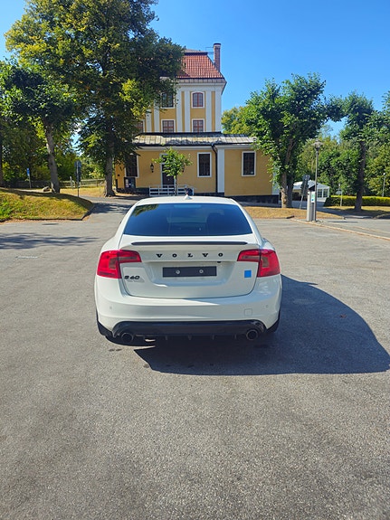 Volvo S60 4 of 16