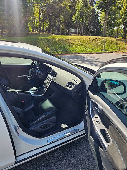Volvo S60 14 of 16