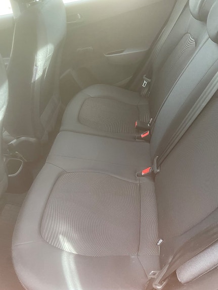 Hyundai i10 8 of 13