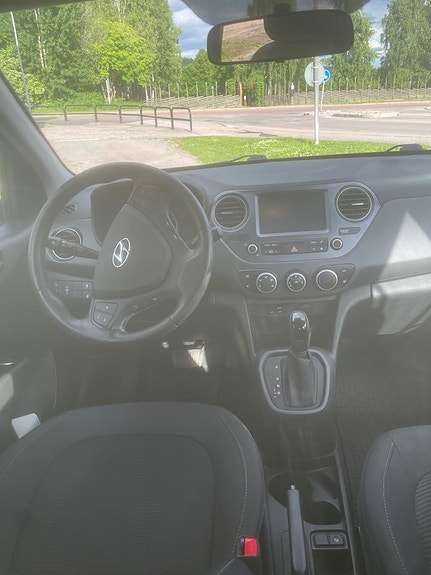 Hyundai i10 6 of 13