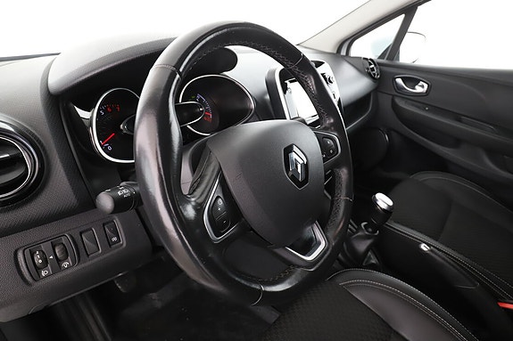 Renault Clio 11 of 14