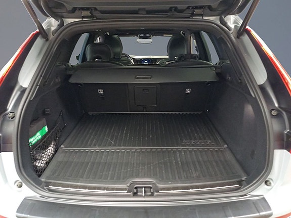 Volvo XC60 9 of 17