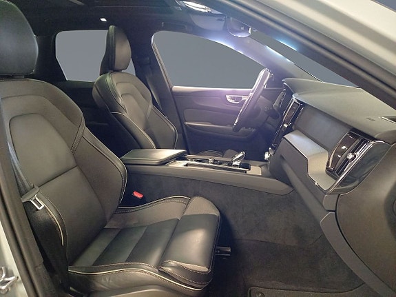 Volvo XC60 7 of 17