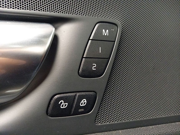 Volvo XC60 14 of 17