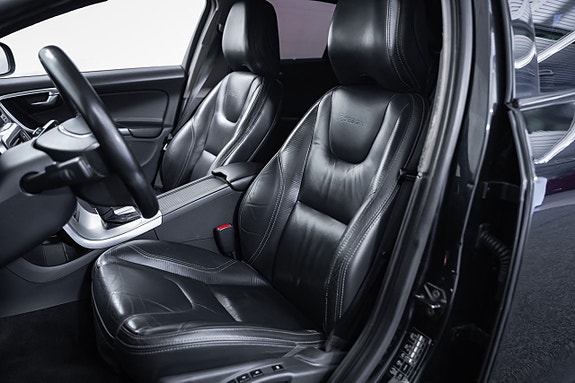 Volvo V60 25 of 28
