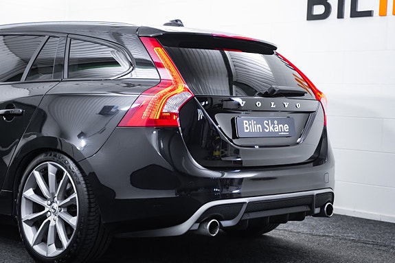Volvo V60 11 of 28