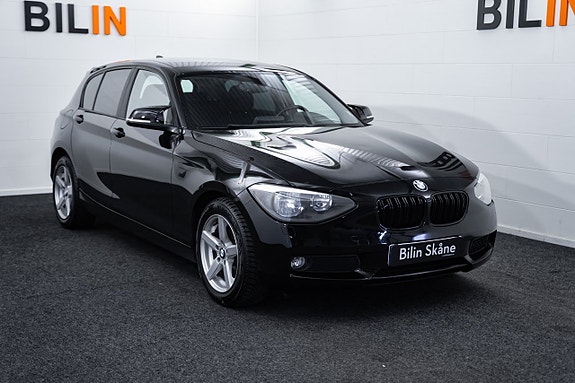 BMW 118d 2 of 5