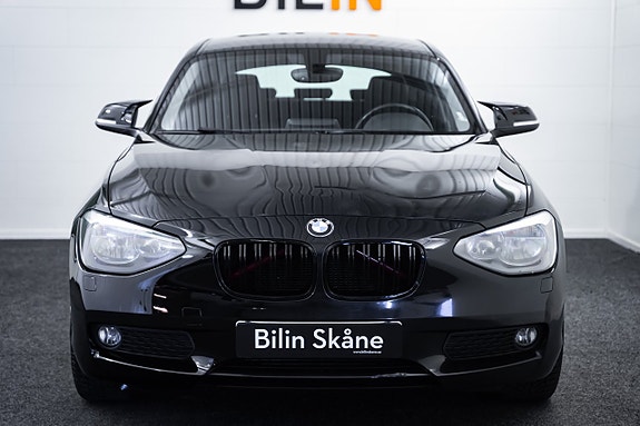 BMW 118d 3 of 5