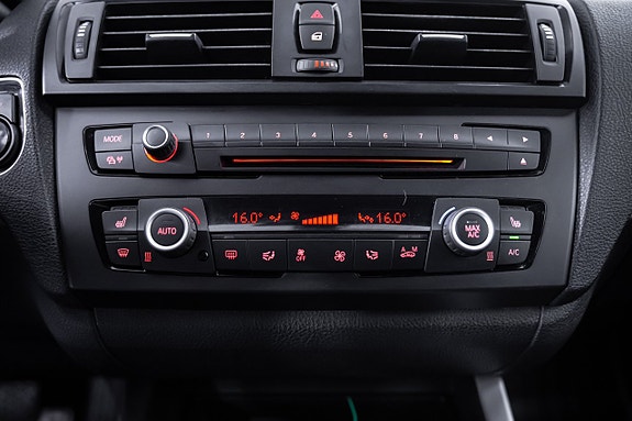 BMW 118d 14 of 15