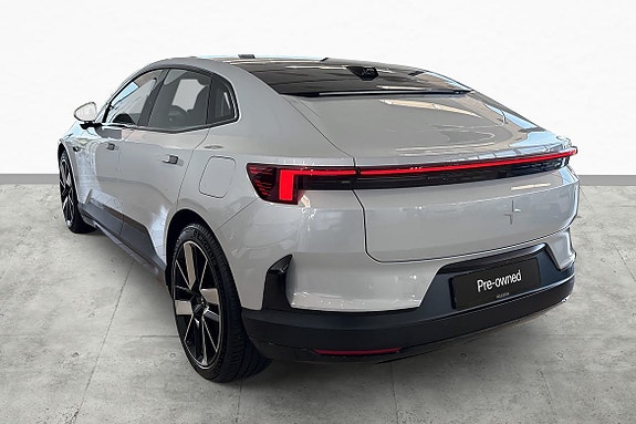 Polestar 4 8 of 30