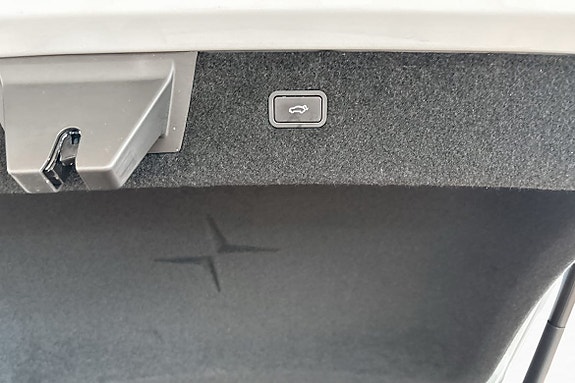 Polestar 4 18 of 30