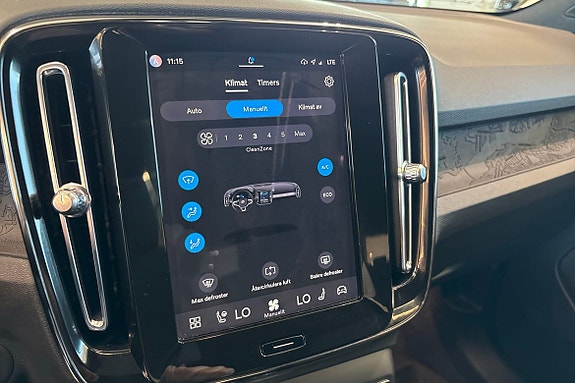 Volvo XC40 30 of 30