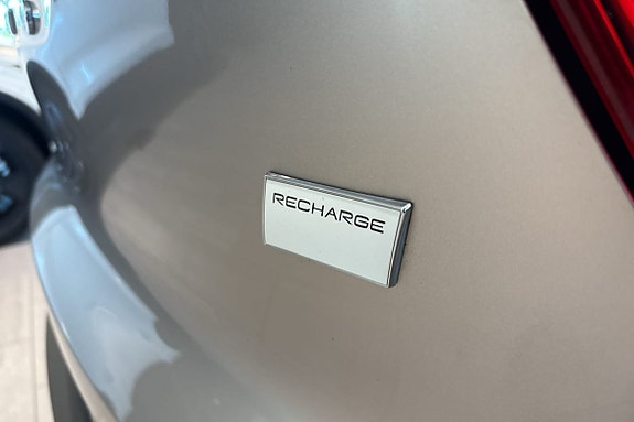 Volvo XC40 12 of 30