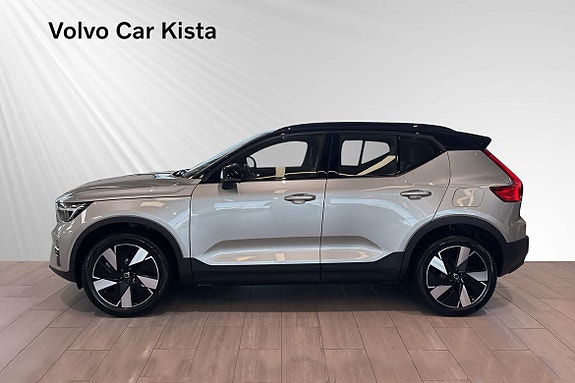Volvo XC40 3 of 30
