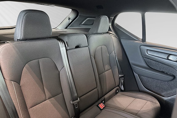 Volvo XC40 11 of 30