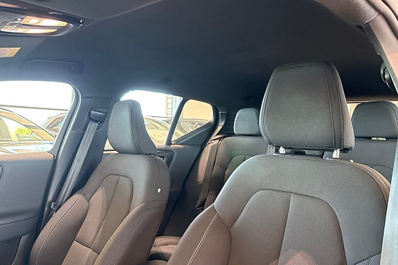 Volvo XC40 19 of 30