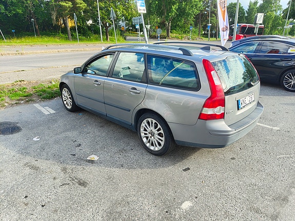 Volvo V50 2 of 5