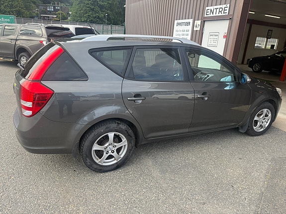Kia Ceed 3 of 5