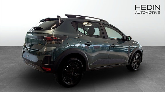 Dacia Sandero Stepway 2 of 5