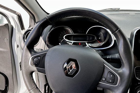 Renault Clio 7 of 9