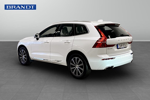 Volvo XC60 2 of 10