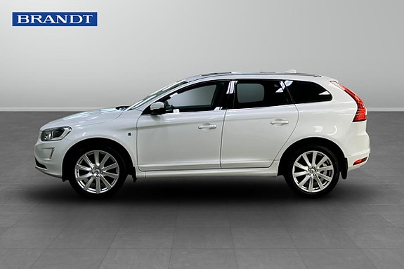 Volvo XC60 3 of 5