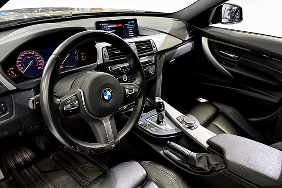 BMW 320i 5 of 5