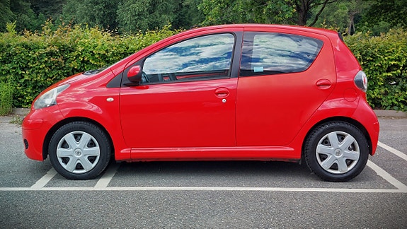 Toyota Aygo 2 of 4