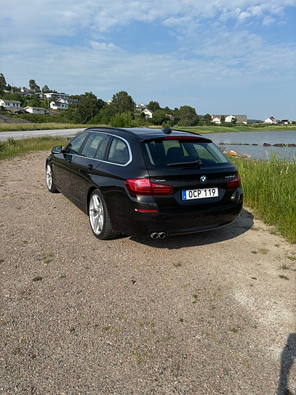 BMW 520d 3 of 5