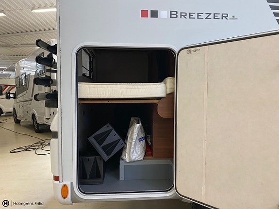 LMC A 664 G Breezer 6 of 17