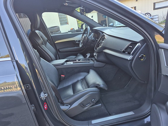 Volvo XC90 23 of 27