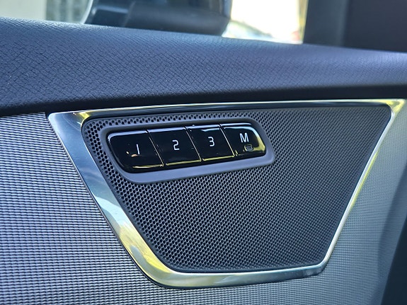 Volvo XC90 16 of 27