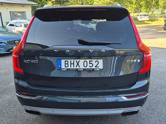 Volvo XC90 4 of 5