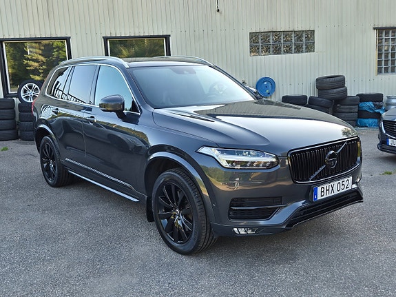 Volvo XC90 3 of 5