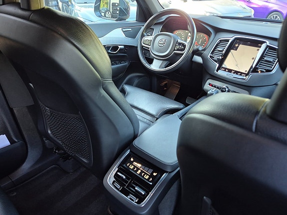 Volvo XC90 22 of 27