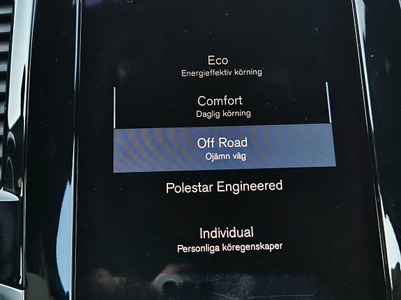 Volvo XC90 10 of 27