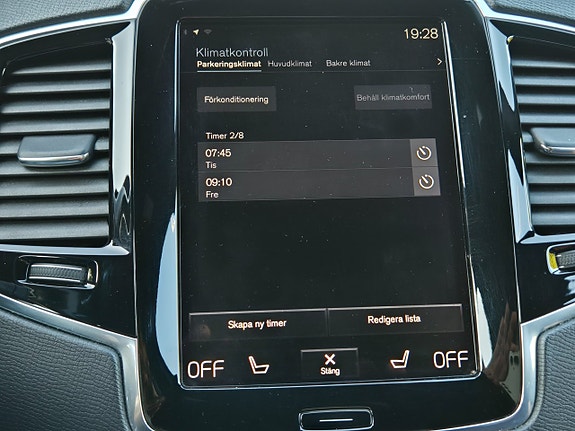 Volvo XC90 11 of 27
