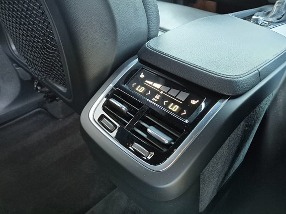 Volvo XC90 24 of 27