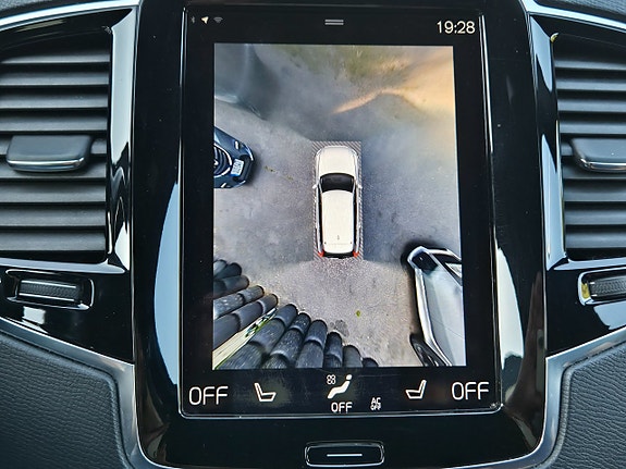 Volvo XC90 9 of 27