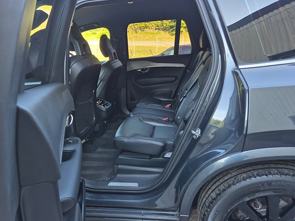 Volvo XC90 20 of 27