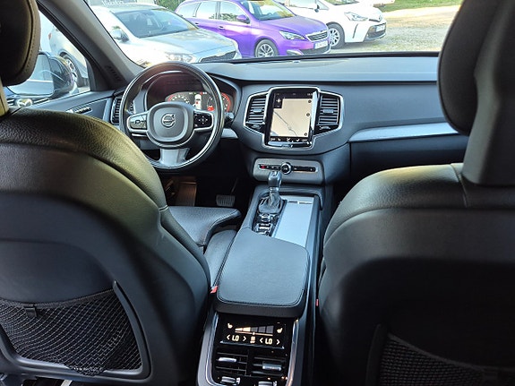 Volvo XC90 17 of 27