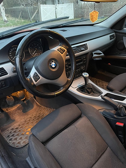 BMW 325Xi 5 of 5