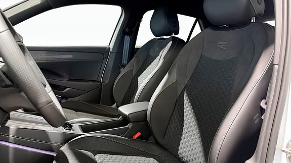 Volkswagen T-Roc 8 of 13