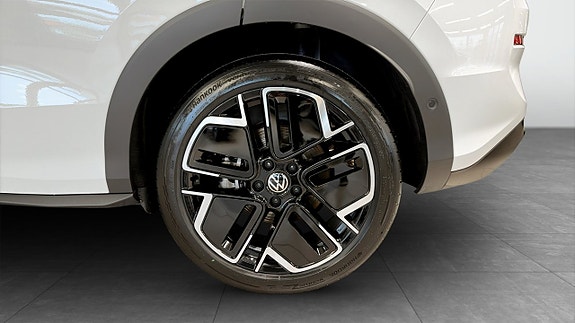 Volkswagen T-Roc 7 of 13