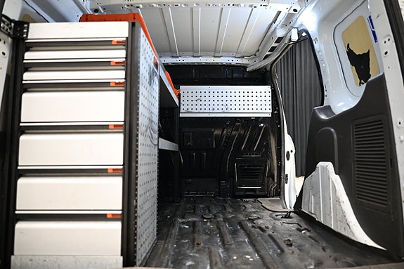 Ford Transit Connect 7 of 27