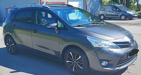 Toyota Verso 2 of 5