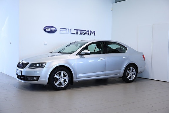 Skoda Octavia 2 of 5